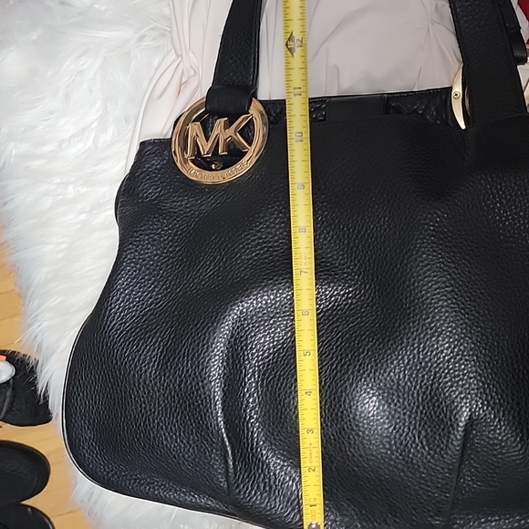 *Auth* Black Michael Kors bag - Picture 8 of 8